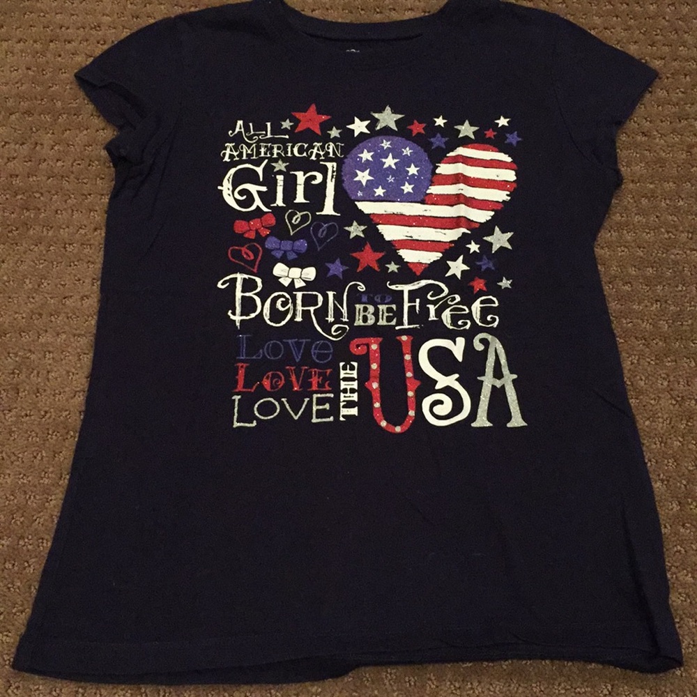 🌟Super cute tee shirt! Never worn.